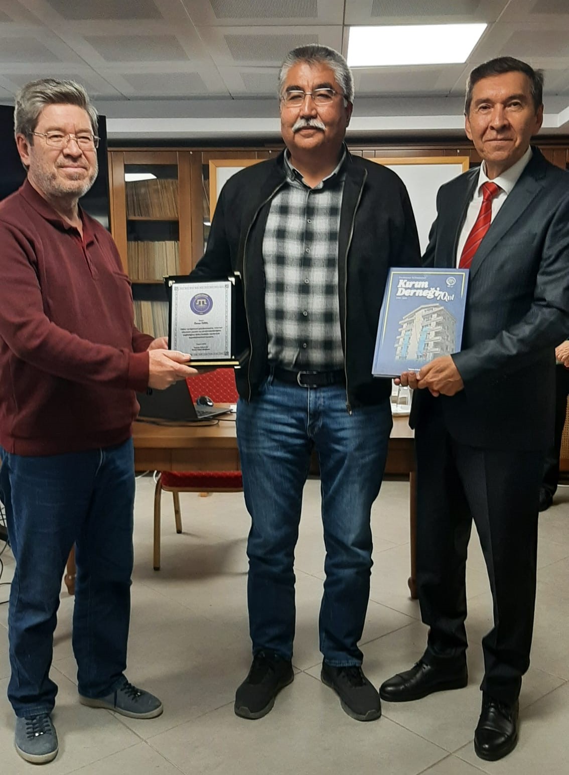 T plaket ozel