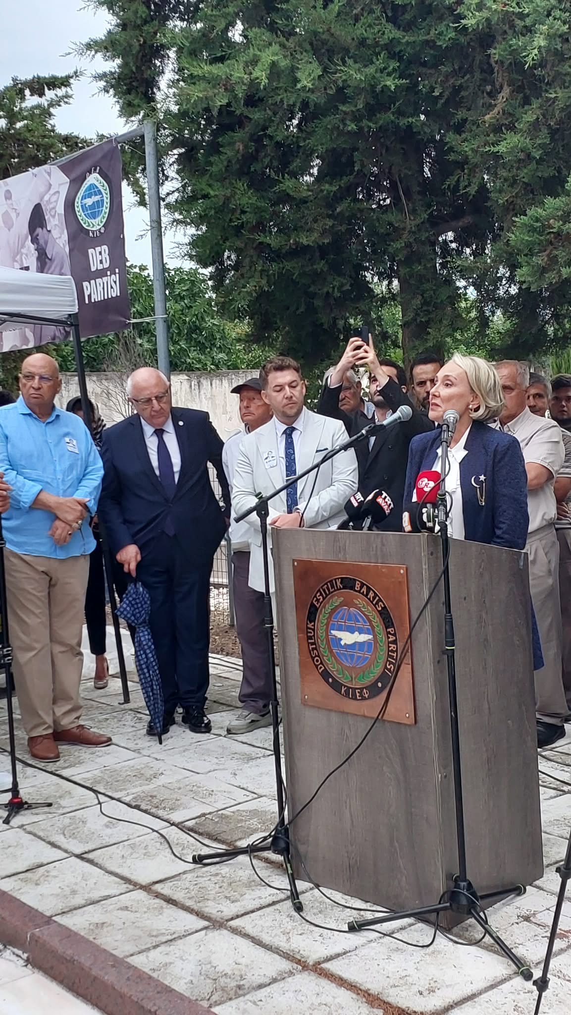 Serra hanım kürsüde